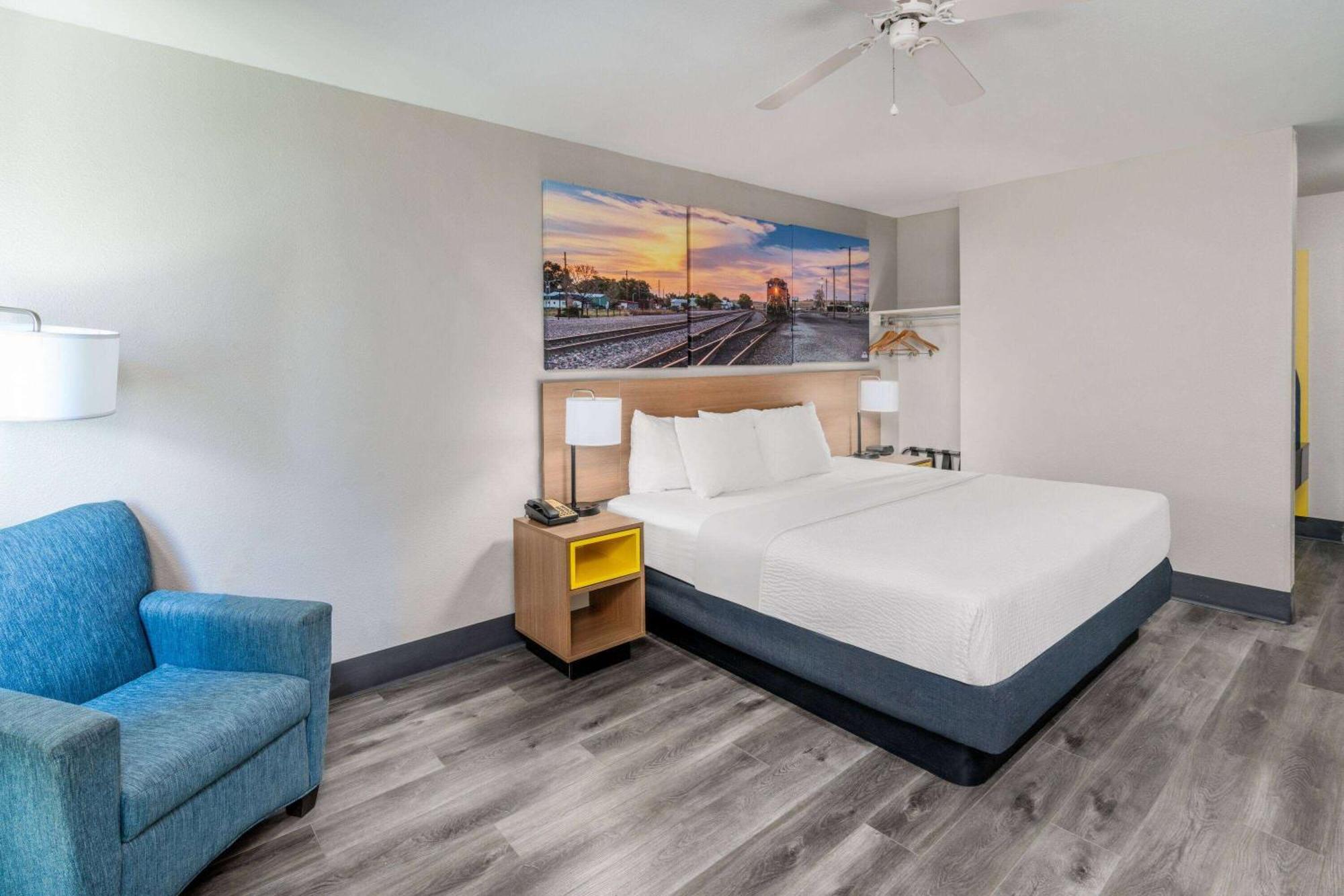 Days Inn By Wyndham Lamar Exteriör bild